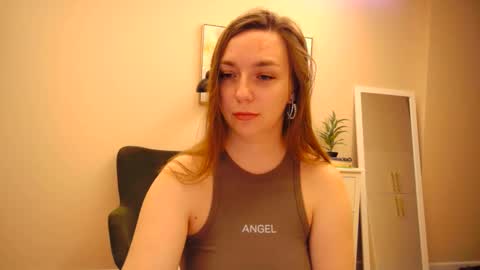 lucky_foryou_baby online show from 30, 12, 2024