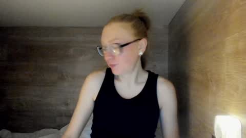 lucky_licky20 online show from 15, 1, 2025