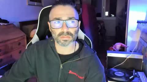 Snapshot of luckydrakex chatting on 18, 12, 2025 Lucky online show from 18, 12, 2025