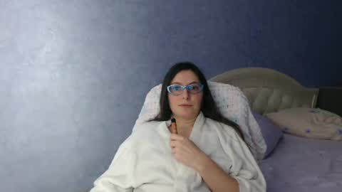 luckylinda23 online show from 12, 1, 2025
