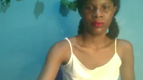 Snapshot of luckymadequeen chatting on 27, 10, 2025 Gloria online show from 27, 10, 2025