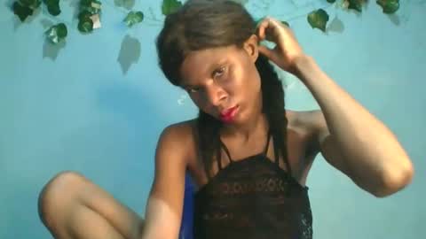 Snapshot of luckymadequeen chatting on 4, 11, 2025 Gloria online show from 4, 11, 2025