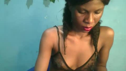 Snapshot of luckymadequeen chatting on 18, 11, 2025 Gloria online show from 18, 11, 2025