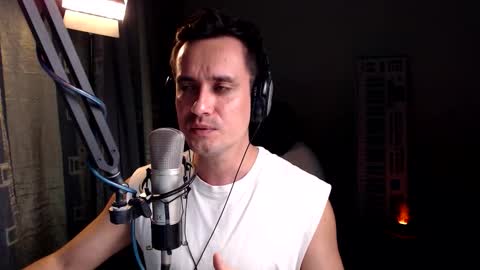 Snapshot of luckyman10000000 chatting on 13, 11, 2025 luckyman10000000 online show from 13, 11, 2025