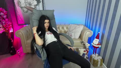 Monika online show from 6, 1, 2025