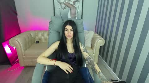 Monika online show from 4, 3, 2025