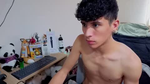 Snapshot of luclawthorne chatting on 8, 11, 2025 Lu Independent Model online show from 8, 11, 2025