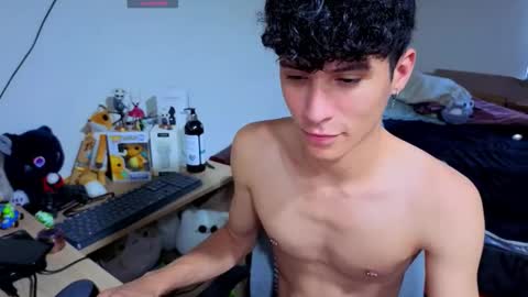 Snapshot of luclawthorne chatting on 25, 11, 2025 Lu Independent Model online show from 25, 11, 2025