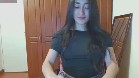 Snapshot of lucy111_love chatting on 22, 9, 2025 Lucy online show from 22, 9, 2025