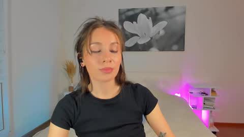 lucy__ray online show from 19, 2, 2025