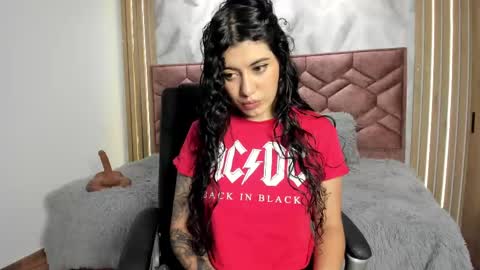 Snapshot of lucy_greys_ chatting on 21, 10, 2025 Lucy Greys online show from 21, 10, 2025