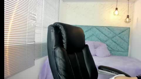 Snapshot of lucy_greys_ chatting on 11, 11, 2025 Lucy Greys online show from 11, 11, 2025