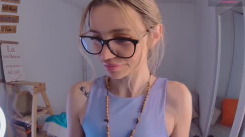 Snapshot of lucy_priincess chatting on 12, 1, 2025 lucy online show from 12, 1, 2025