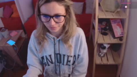 Snapshot of lucy_priincess chatting on 28, 1, 2025 lucy online show from 28, 1, 2025