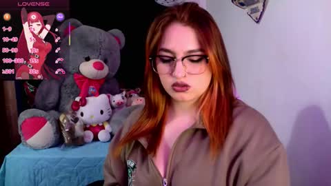 Snapshot of lucycherry__ chatting on 27, 10, 2025 LUCIA online show from 27, 10, 2025