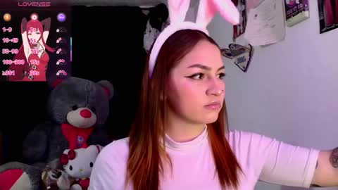 Snapshot of lucycherry__ chatting on 1, 11, 2025 LUCIA online show from 1, 11, 2025