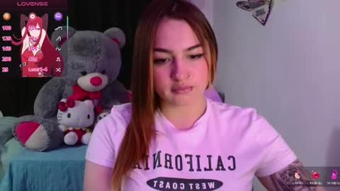 Snapshot of lucycherry__ chatting on 20, 11, 2025 LUCIA online show from 20, 11, 2025