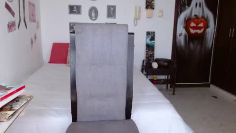 Lucya Fernanda  online show from 7, 10, 2025