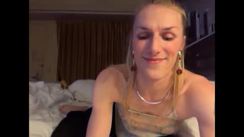 Snapshot of lucyheifer chatting on 15, 9, 2025 lucyheifer online show from 15, 9, 2025