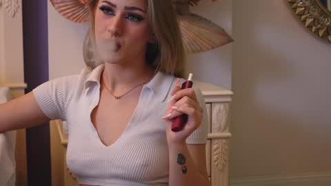 Lucy Lexton online show from 23, 12, 2024