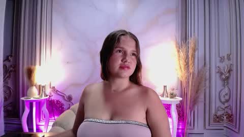 Snapshot of lucymilky chatting on 9, 9, 2025 Lucy  online show from 9, 9, 2025