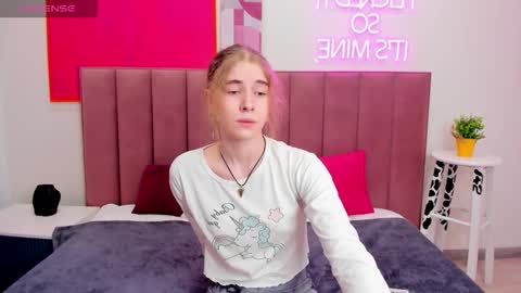 lucyserene online show from 5, 2, 2026