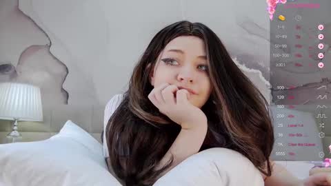 lucyvee online show from 15, 12, 2024