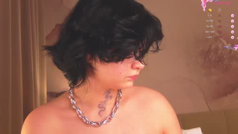 lucyvee online show from 28, 12, 2024