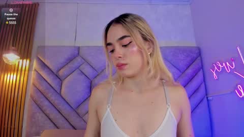 Lucy Vega online show from 18, 12, 2024