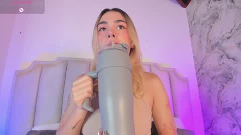 Lucy Vega online show from 11, 1, 2025