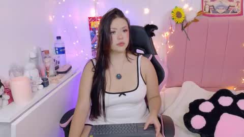 Snapshot of lucyy_peach chatting on 2, 3, 2026 LUCYY FROM HOME online show from 2, 3, 2026