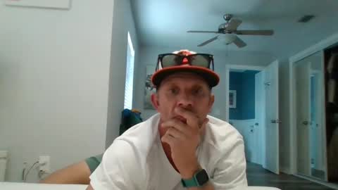 luiggii0904 online show from 20, 12, 2024