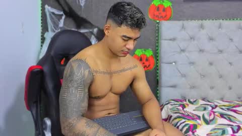 Luigi Independent model online show from 16, 10, 2025