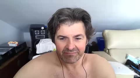 LUIGIJOHN online show from 10, 4, 2026