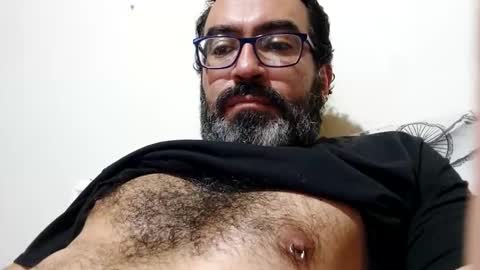 Snapshot of luis2988z chatting on 15, 10, 2025 Hairyman online show from 15, 10, 2025