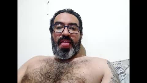 Snapshot of luis2988z chatting on 18, 10, 2025 Hairyman online show from 18, 10, 2025