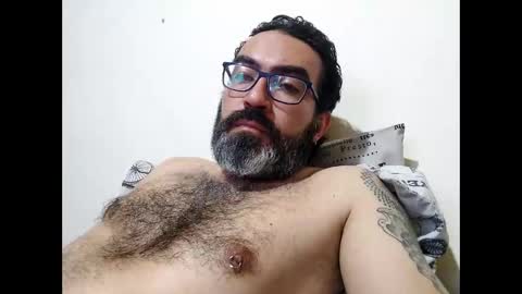 Snapshot of luis2988z chatting on 26, 10, 2025 Hairyman online show from 26, 10, 2025