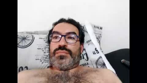 Snapshot of luis2988z chatting on 16, 11, 2025 Hairyman online show from 16, 11, 2025