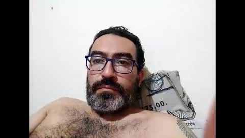 Snapshot of luis2988z chatting on 26, 11, 2025 Hairyman online show from 26, 11, 2025