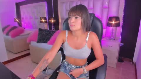 Snapshot of luisajonnes_ chatting on 17, 3, 2026 Luisa online show from 17, 3, 2026