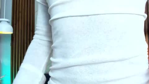 Luka Castillo online show from 10, 11, 2025