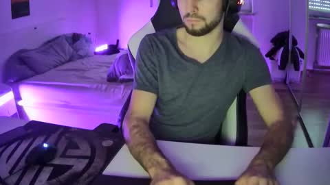 Snapshot of lukasschoetz chatting on 22, 12, 2024 lukasschoetz online show from 22, 12, 2024