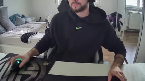 Snapshot of lukasschoetz chatting on 25, 12, 2024 lukasschoetz online show from 25, 12, 2024