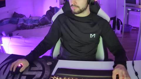 Snapshot of lukasschoetz chatting on 27, 12, 2024 lukasschoetz online show from 27, 12, 2024