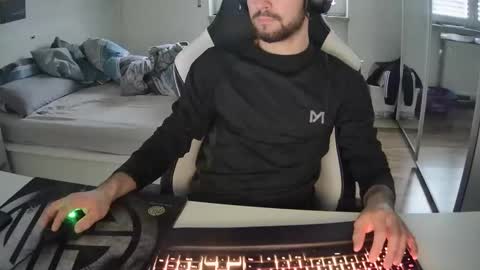 Snapshot of lukasschoetz chatting on 28, 12, 2024 lukasschoetz online show from 28, 12, 2024