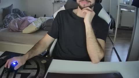 Snapshot of lukasschoetz chatting on 29, 12, 2024 lukasschoetz online show from 29, 12, 2024