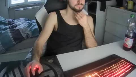 Snapshot of lukasschoetz chatting on 13, 1, 2025 lukasschoetz online show from 13, 1, 2025