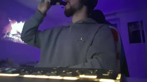 Snapshot of lukasschoetz chatting on 23, 11, 2025 lukasschoetz online show from 23, 11, 2025