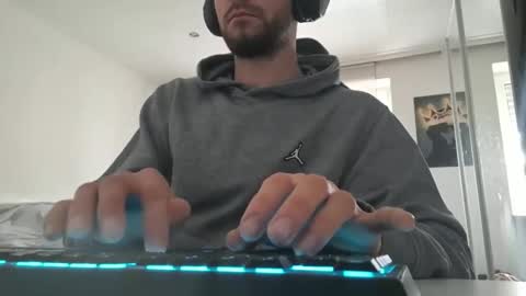 Snapshot of lukasschoetz chatting on 2, 12, 2025 lukasschoetz online show from 2, 12, 2025