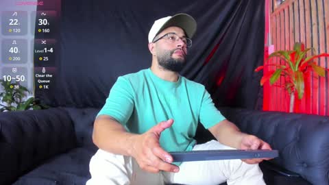 Snapshot of luke__09 chatting on 4, 1, 2025 LUKE online show from 4, 1, 2025